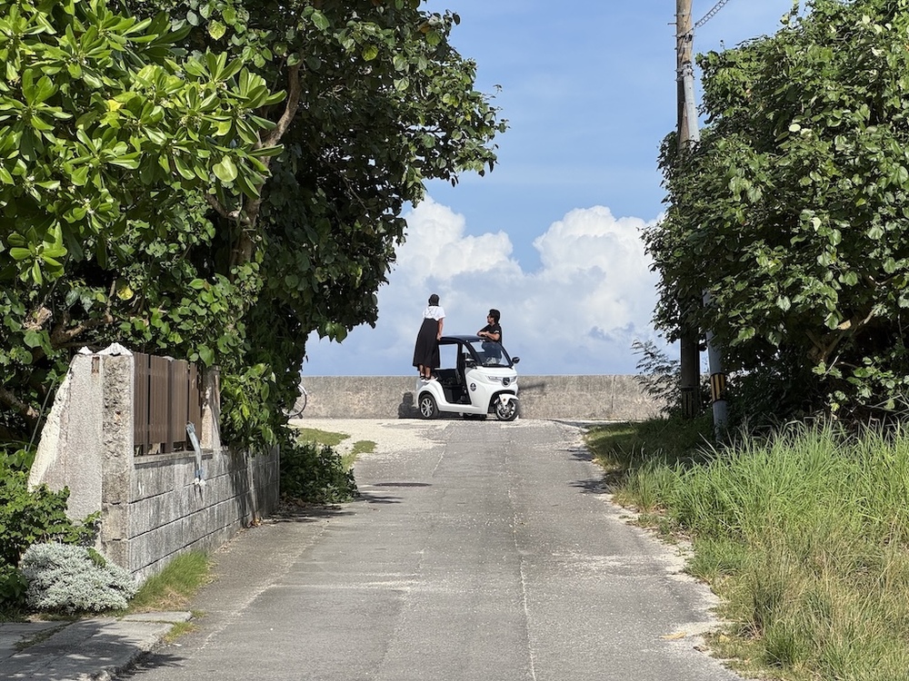 石垣島｜トゥクトゥク｜4時間コース】3名乗り電動トゥクトゥク！自転車