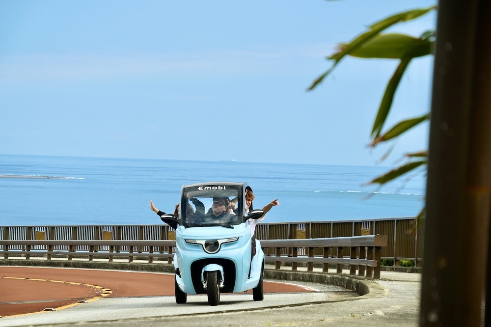 【渡嘉敷島｜トゥクトゥク｜1時間コース】3名乗り電動トゥクトゥク！自転車よりも快適に車よりも手軽に簡単に運転！島の風を浴びながら絶景ドライブ♪(要AT自動車普通免許)
