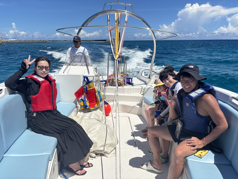 津堅島｜パラセーリング＋BBQ｜1日】パラセーリング＋津堅島で楽しむ