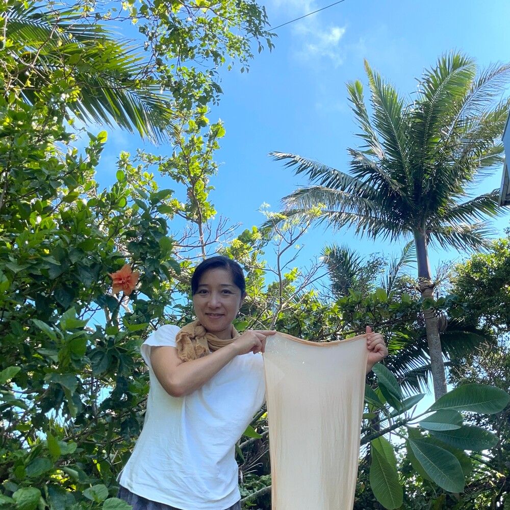 月桃で草木染め体験｜約1.5時間】石垣島 「月桃(げっとう)」で草木染め