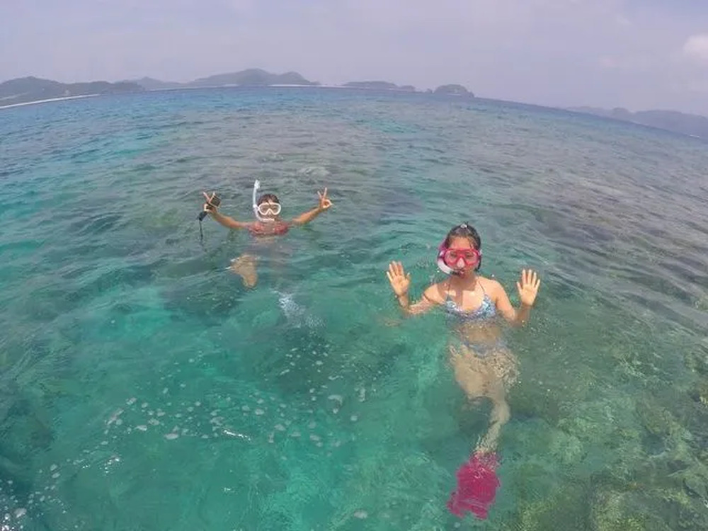 阿嘉島｜ボートシュノーケル｜約2.5時間】ケラマブルーの海でカラフル