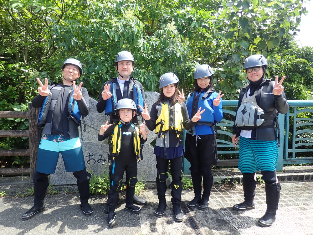 【西表島｜キャニオニング｜3時間】夏場に大人気！全身を使って亜熱帯の川で遊ぼう♪島内全域送迎可能☆対象年齢5歳からお子様大歓迎！期間限定：5月〜10月開催