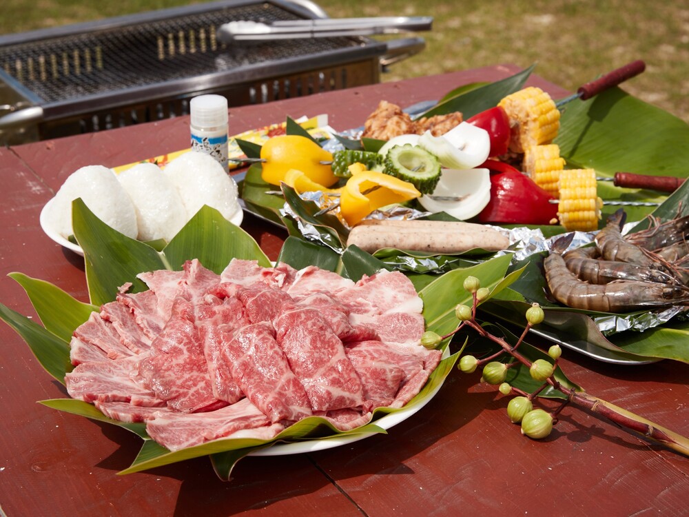 伊江島牛BBQ+貝殻シーサー作り｜約5時間コース】しまたび限定プラン