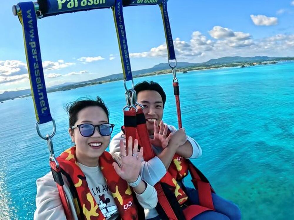 古宇利島｜パラセーリング｜約1時間】～恋の島～ハートロック上空を