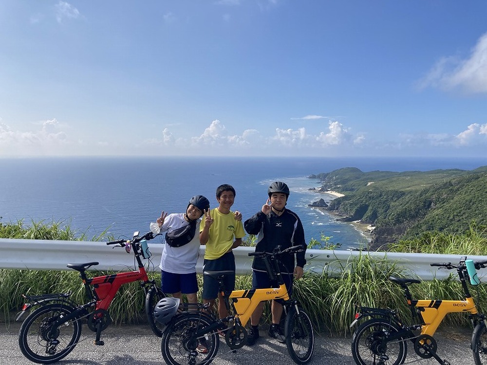 【e-Bike（電動アシスト付き自転車_アーバンタイプ）レンタル｜1日コース】渡嘉敷島☆激坂もスイスイ！慶良間ブルーの絶景を遊び尽くす「Sunny Coral」のプレミアムe-Bikeレンタル