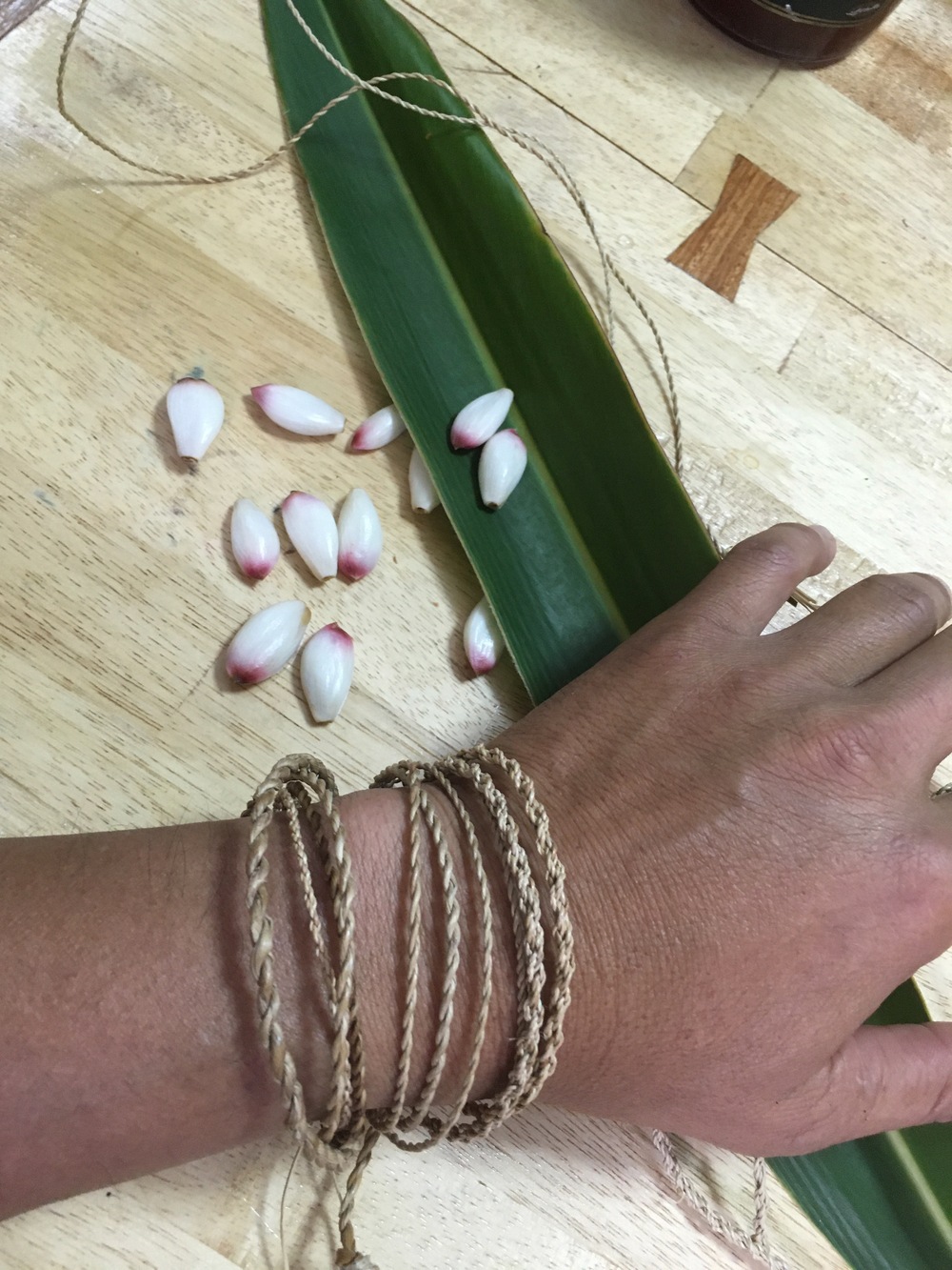 民具づくり体験｜約90分コース】渡嘉敷島☆月桃の葉を使用した自分だけ