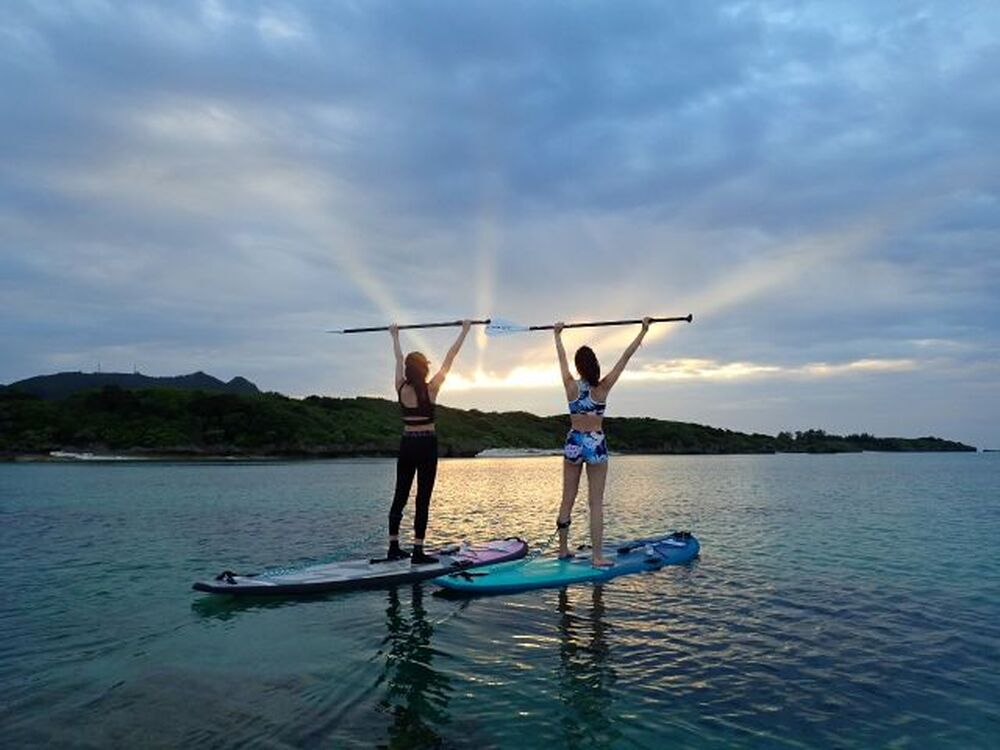 【石垣島｜サンセットorサンライズSUP｜半日コース】1組様貸し切り！石垣島の幻想的な海を見ながらSUP！☆初心者OK。綺麗なツアー写真も無料プレゼント！