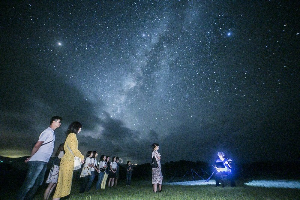 星空ツアー｜約3時間コース】石垣島の中でもワンランク上の星空が見える流れ星の丘！星空ガイド・三線ライブ・星空 フォト・ハンモック・双眼鏡・望遠鏡＜送迎付きプラン！＞｜沖縄の離島観光専門サイト「しまたび」