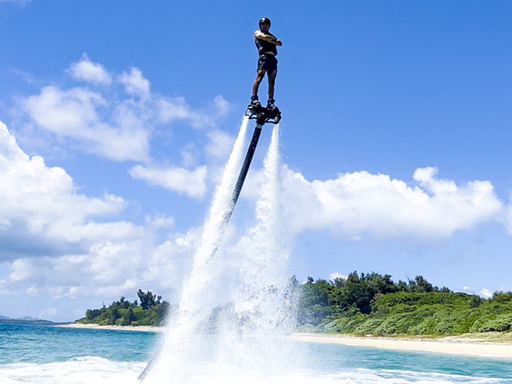 お食事＆ド派手なアクティビティ｜1日コース】沖縄本島から1番近い離島