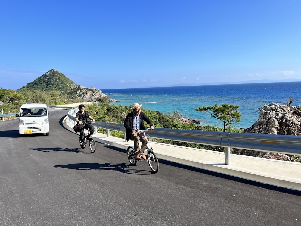 【伊是名島｜サイクリングツアー・島巡り｜約2時間】しまたび限定プラン｜公認ガイド同行の絶景サイクリングツアー！電動アシスト自転車なのでラクラクサイクリング♪