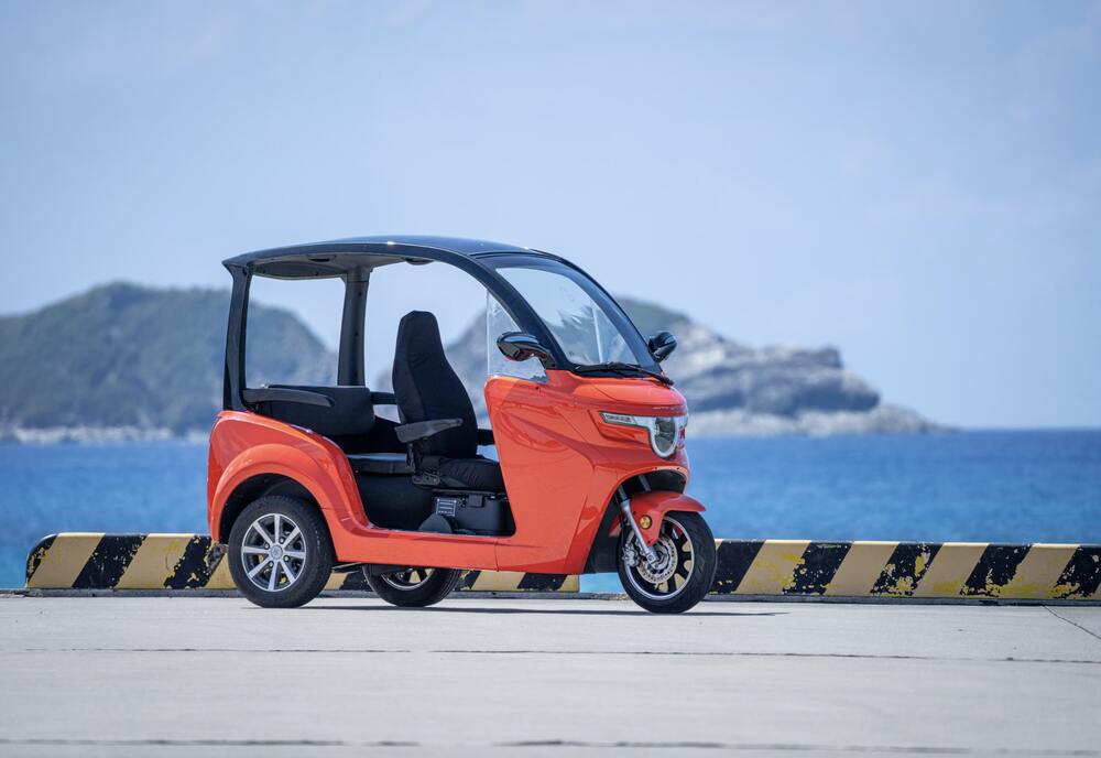 阿嘉島｜トゥクトゥク｜2時間コース】3名乗り電動トゥクトゥク！自転車