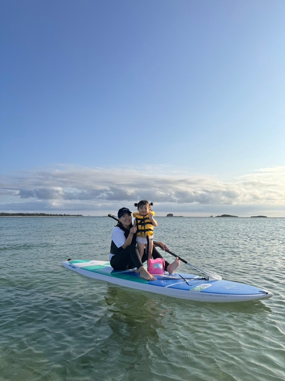 【伊是名島｜ファミリーSUP｜3時間】しまたび限定プラン｜女性ガイドがご案内する「1組限定ファミリーSUPツアー」♪島内どこでも送迎いたします！初心者の方も大歓迎！