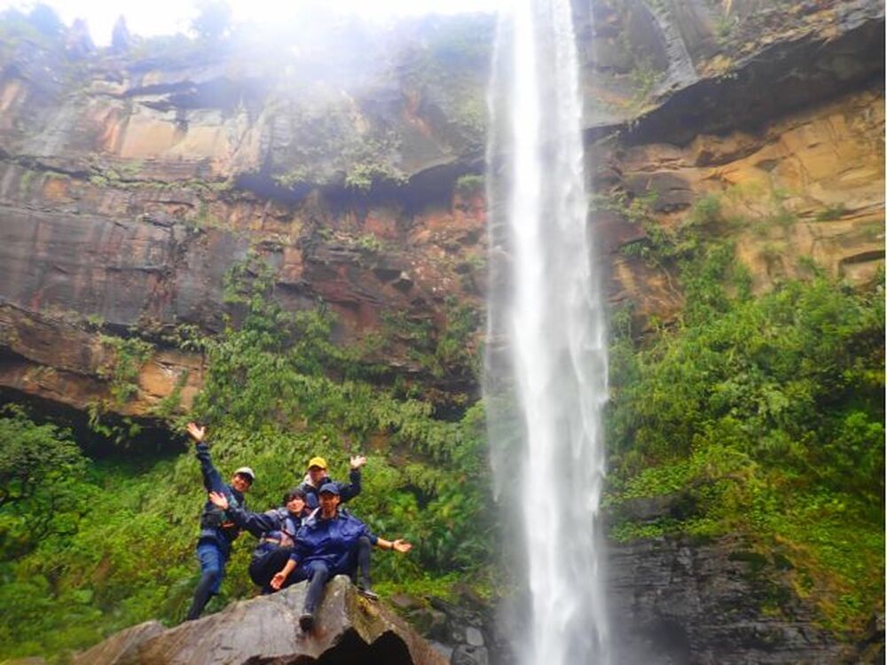【西表島｜カヌー・トレッキング｜7時間(1日コース)】定番！「ピナイサーラの滝」を目指そう！初心者でも楽しめる「滝上・滝壺コース」！〈送迎付き〉写真プレゼント♪