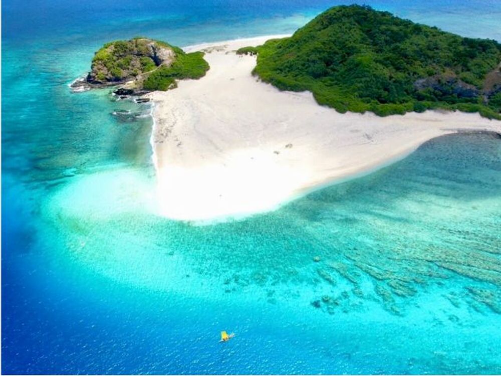 座間味島｜シュノーケリング＆伝統木造帆船サバニ体験＆無人島上陸