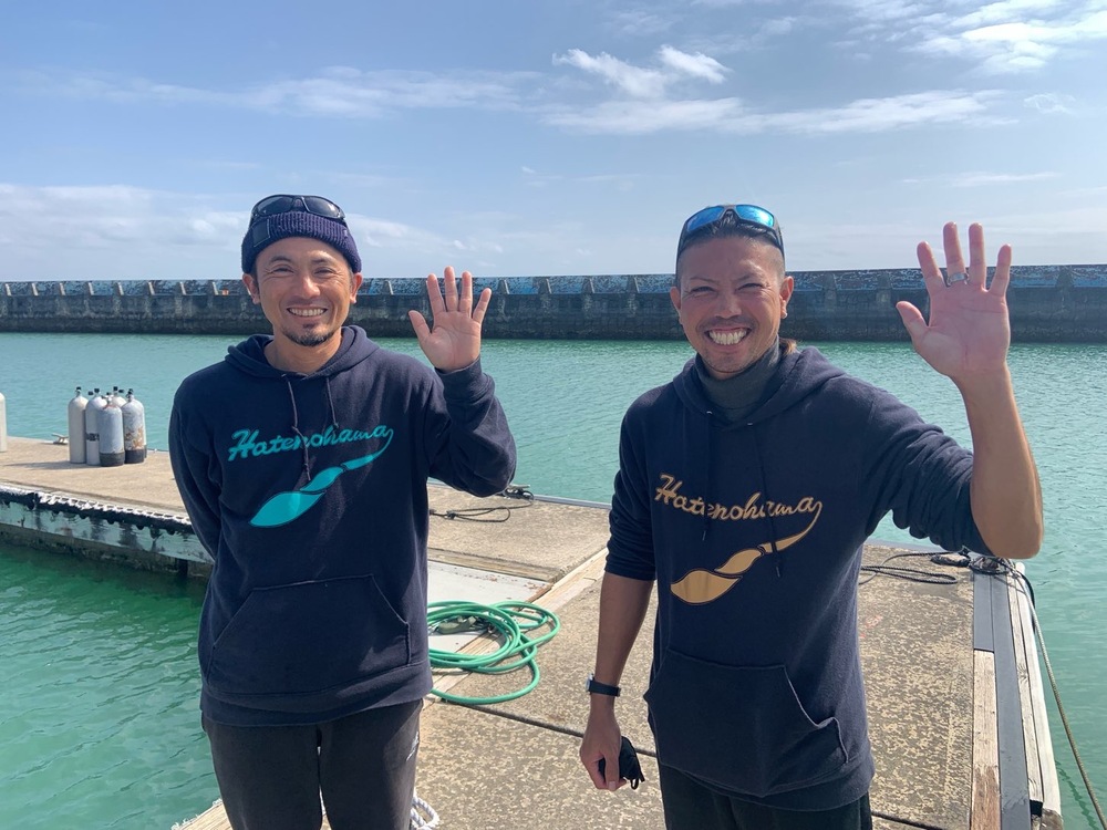 【夏季グラスボートツアー：約2.5～3時間】海底観光をしながらウミガメ遭遇も全力で♬久米島ハテの浜上陸「半日」ツアー （ご希望に応じて送迎いたします） （6月1日～10月31日）