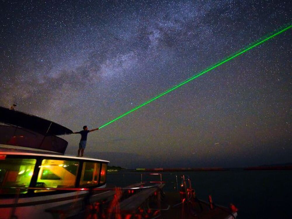 【石垣島｜ナイトツアー・星空観賞・クルーズ(送迎付き)｜約1時間】ティンガーラクルーズ！大型クルーザーで行く！三線ライブと星空＆夜景ナイトクルーズ＜星空ガイド・三線生唄ライブ／1ドリンク付＞