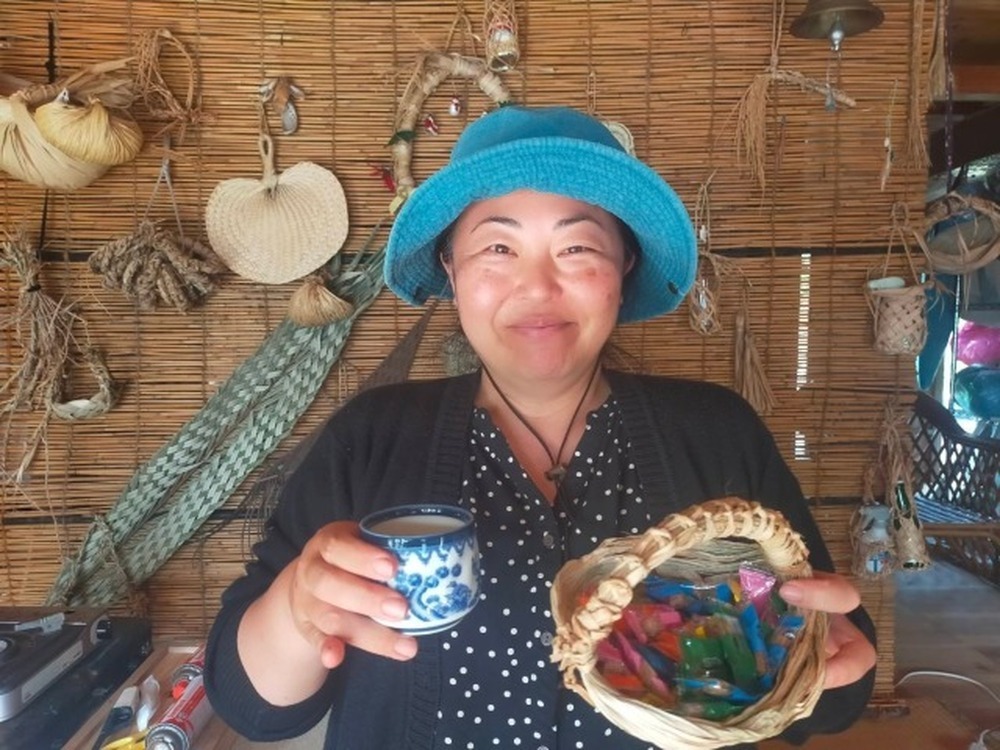沖縄を感じる古民家で、美味しいお茶を飲みながらゆんたく（おしゃべり）しましょう～♪
伊是名島についても色々聞いてくださいね！島素材100%のオリジナルハーブティーでティータイムつき♪