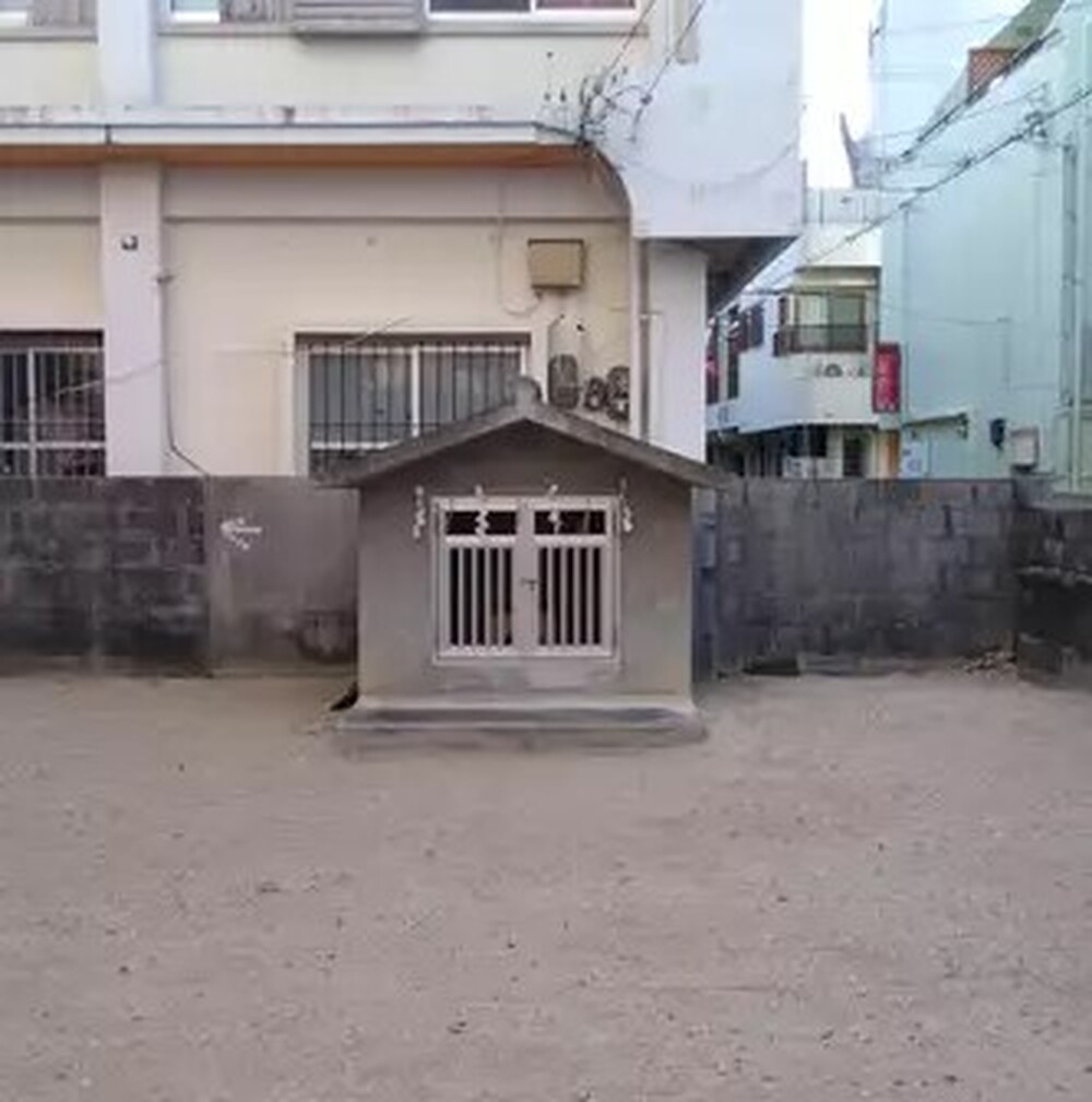 石垣の海の神様が祀られている拝所(ウガンジュ)で一緒にうーとーとー(お祈り)をしましょう!