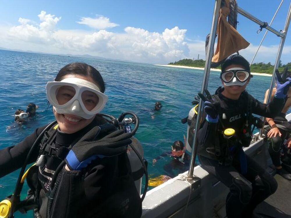 コース中のお客様の写真・動画を無料でプレゼント！！
現地特産フルーツ（パイナップル、マンゴー、スイカなど）
現地特産のお菓子サーターアンダギーなどご賞味いただけます。