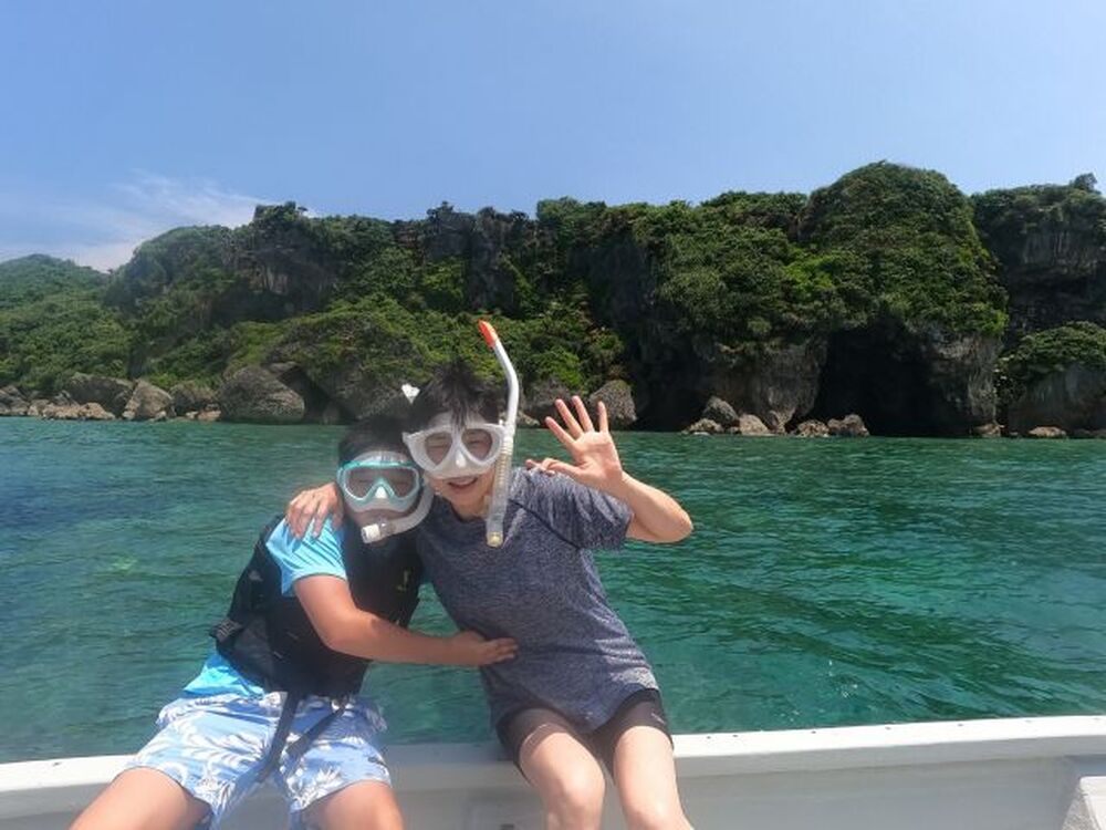 コース中のお客様の写真・動画を無料でプレゼント！！
現地特産フルーツ（パイナップル、マンゴー、スイカなど）
現地特産のお菓子サーターアンダギーなどご賞味いただけます。