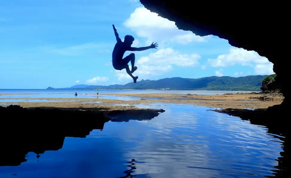 手ぶらでOK！器材レンタル・送迎・保険コミコミ（冬季ウェットスーツ含む）