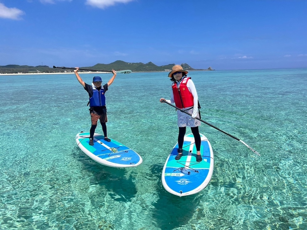伊是名島｜SUP｜2時間】しまたび限定プラン｜女性ガイドがご案内する