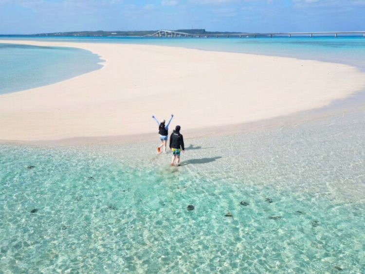 宮古島 ユニの浜 上陸 ツアー カップル