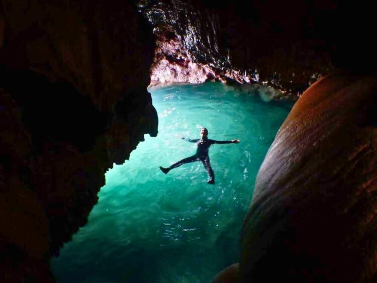 宮古島　パンプキンホール　鍾乳洞