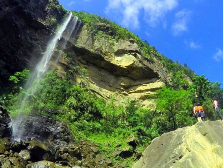 西表島　ピナイサーラの滝　カヤック　トレッキング