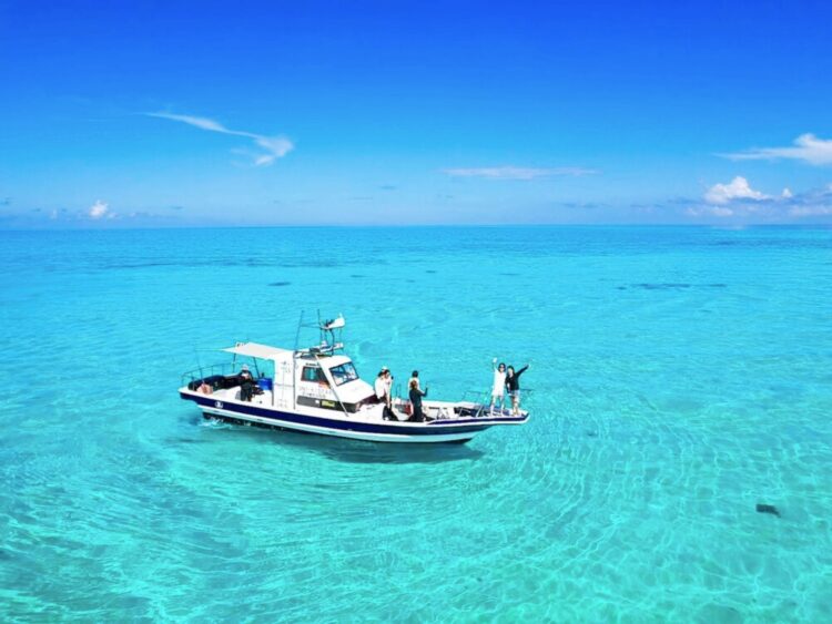 宮古島　八重干瀬　やびじ　ボート