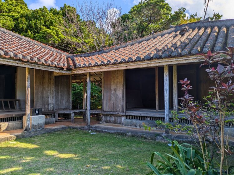伊是名島　銘苅家